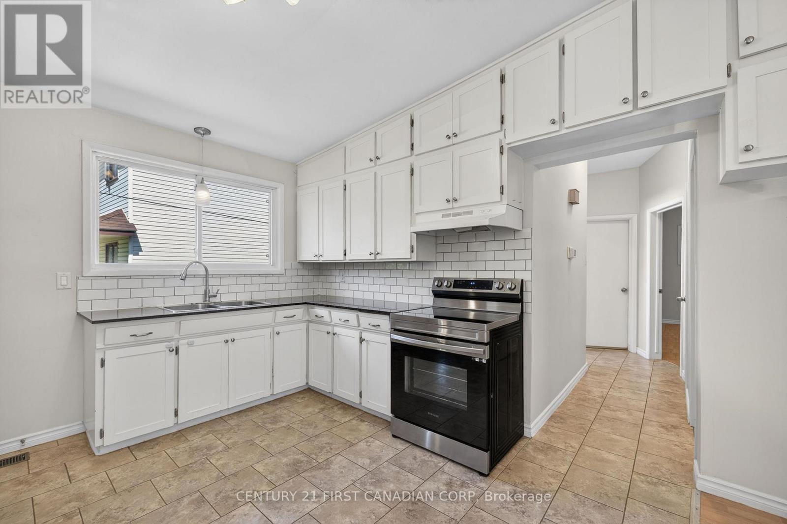 372 DIEPPE STREET - 14