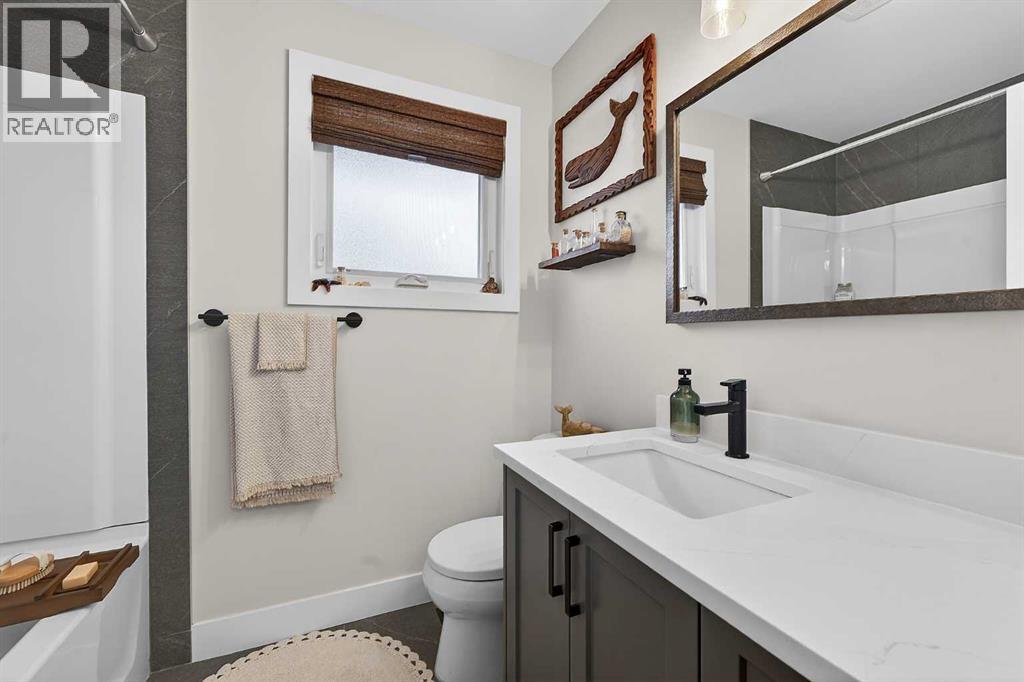 27 Bow Village Crescent NW — photo 32