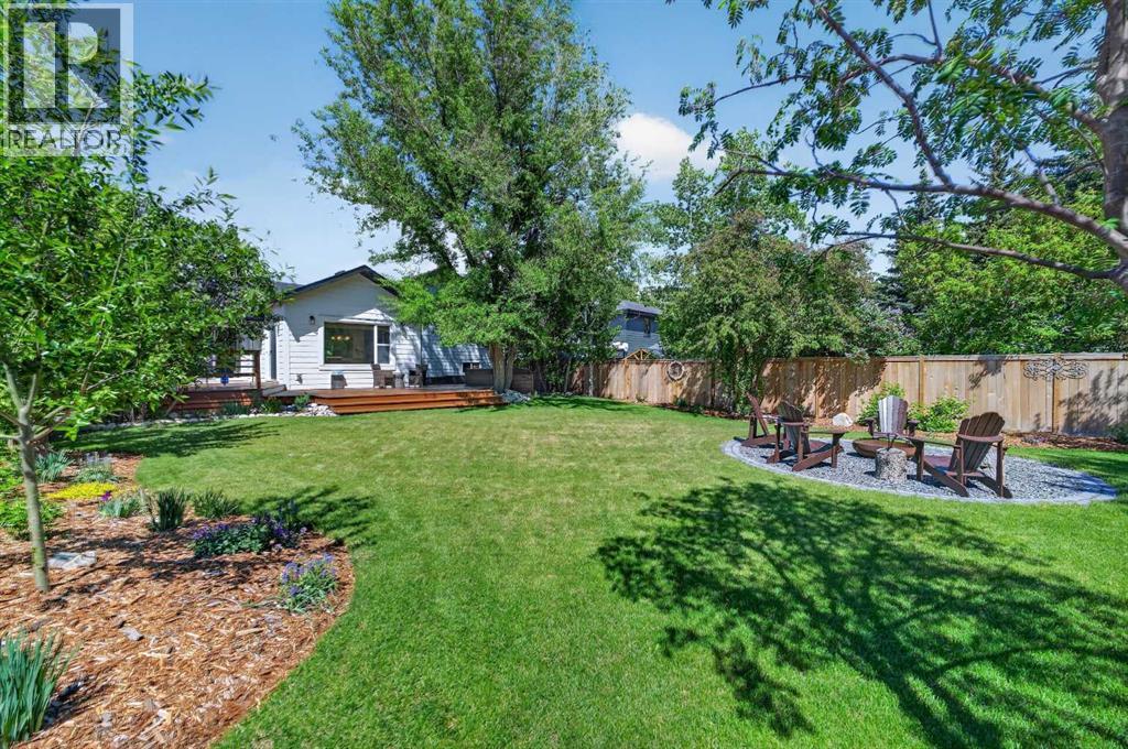 27 Bow Village Crescent NW — photo 46