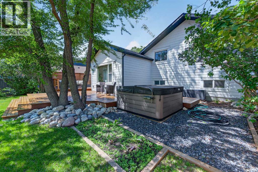 27 Bow Village Crescent NW — photo 45