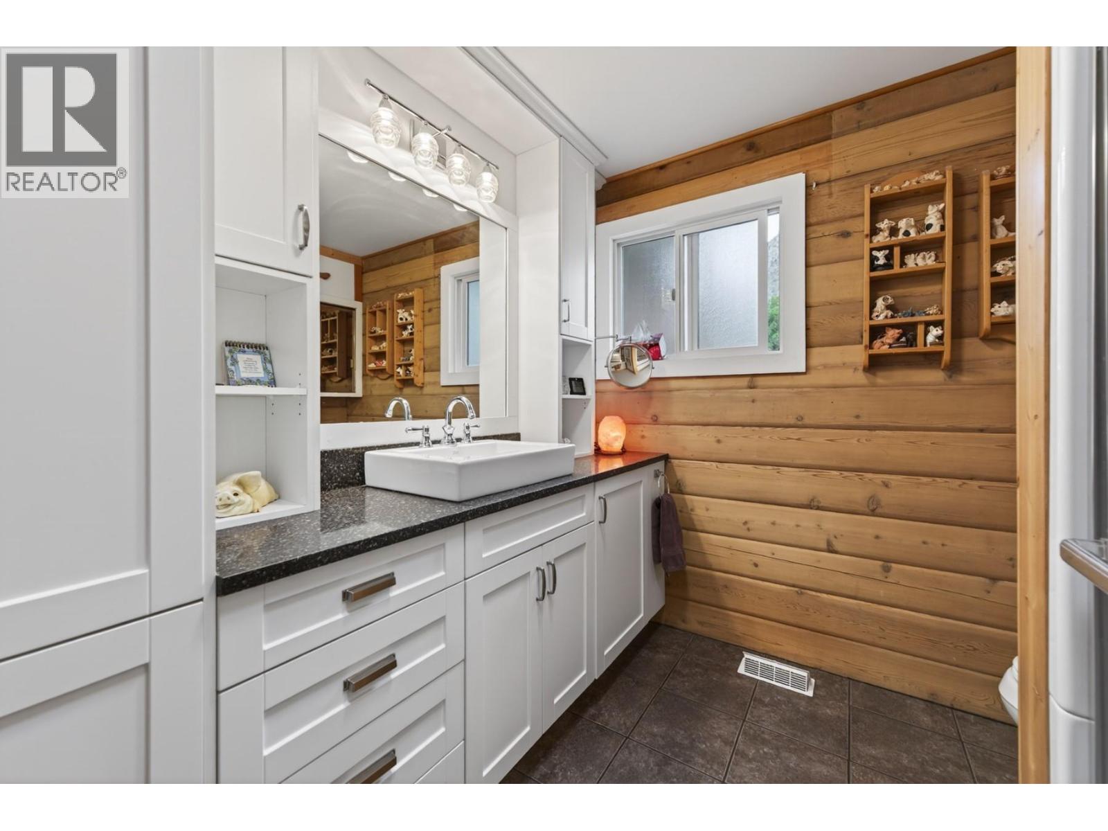 1477 Main Street, Lillooet