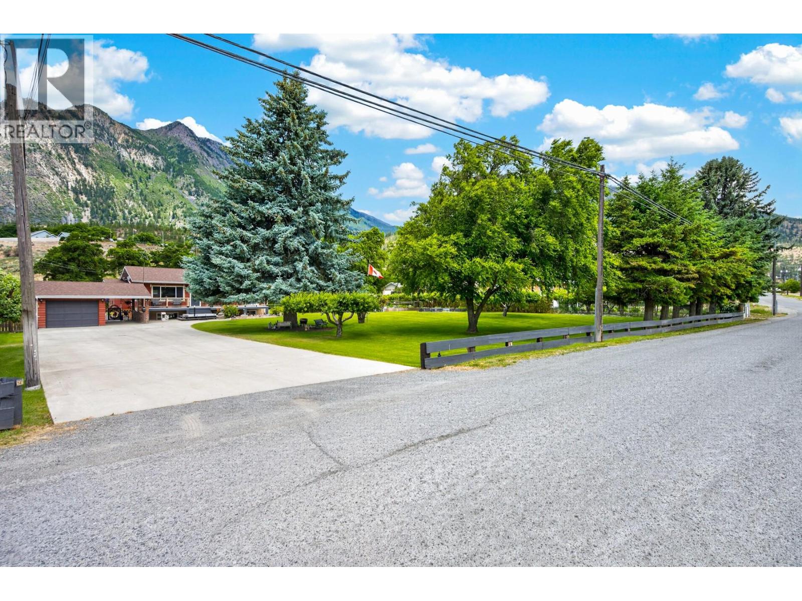 1477 Main Street, Lillooet