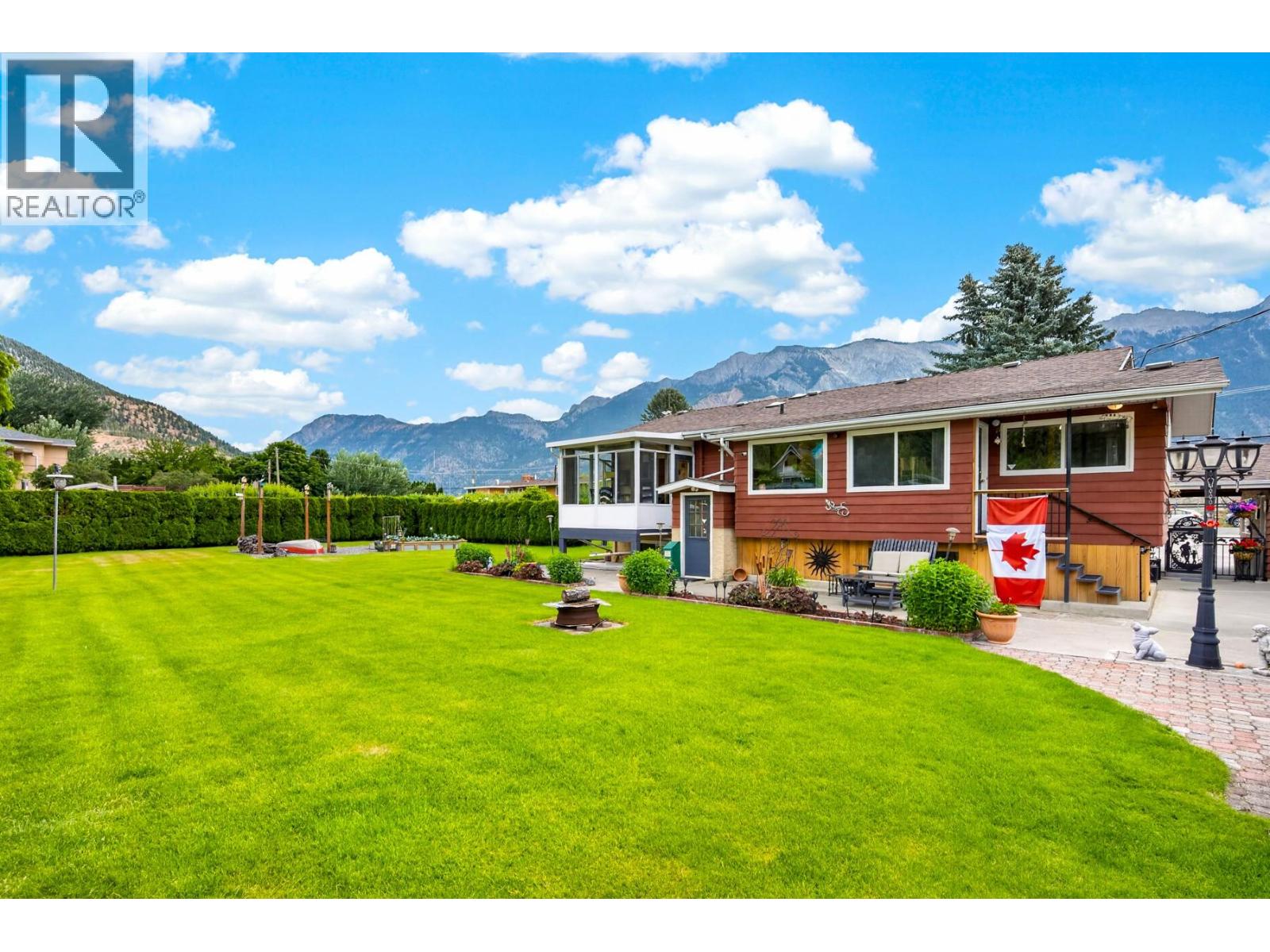 1477 Main Street, Lillooet