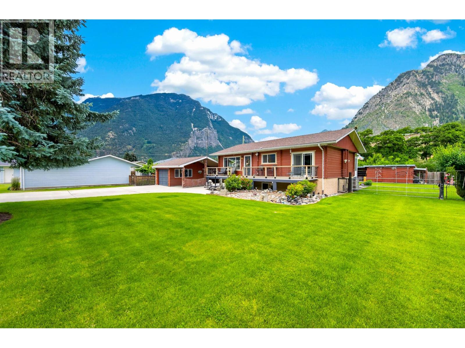 1477 Main Street, Lillooet