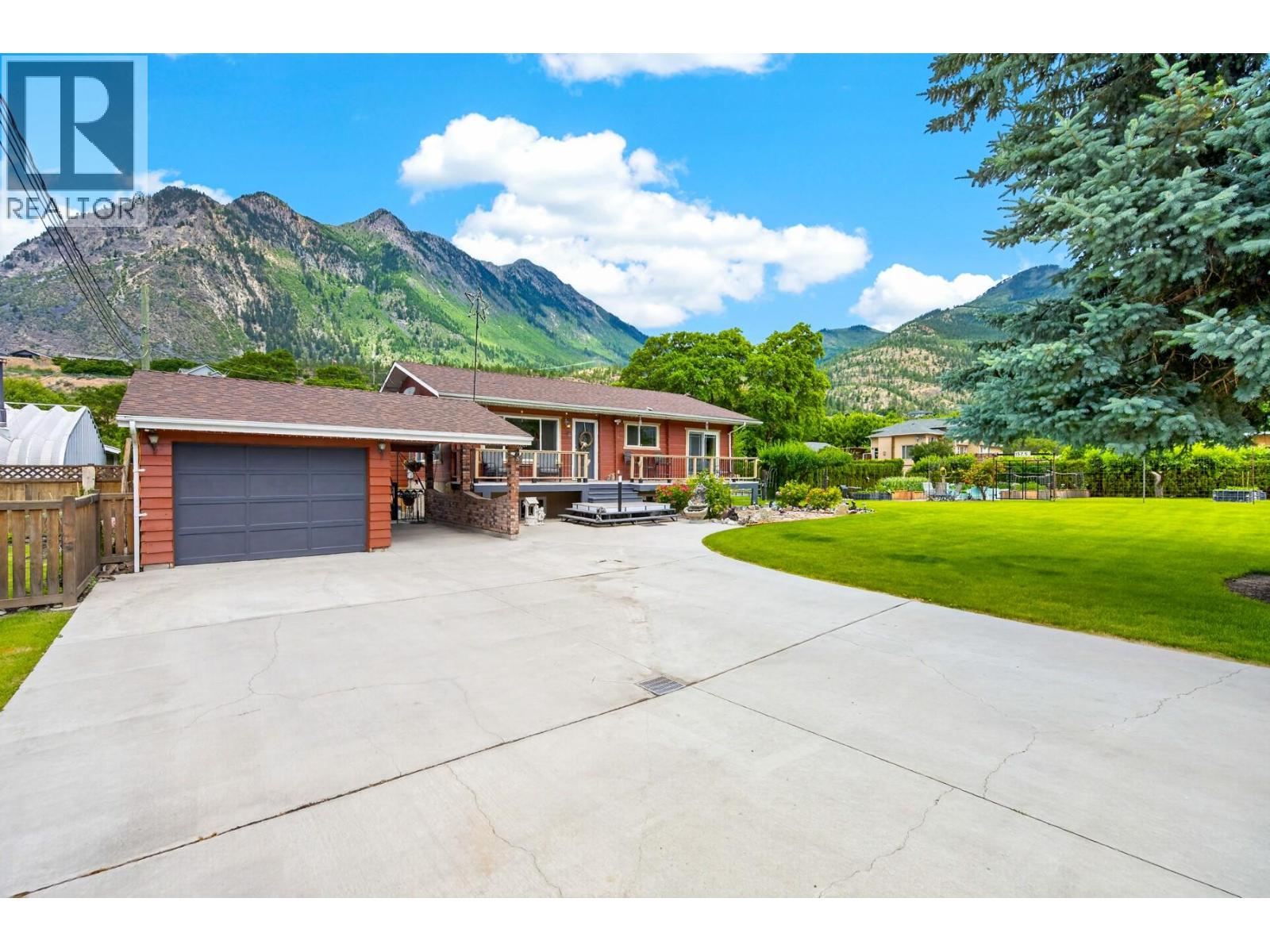 1477 Main Street, Lillooet