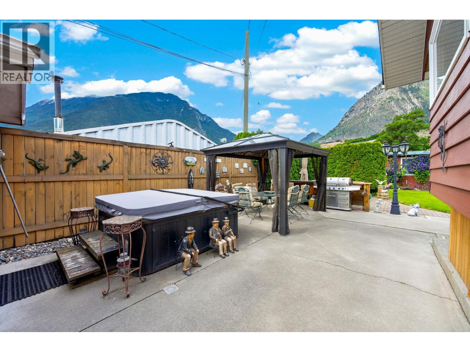 1477 Main Street - 53