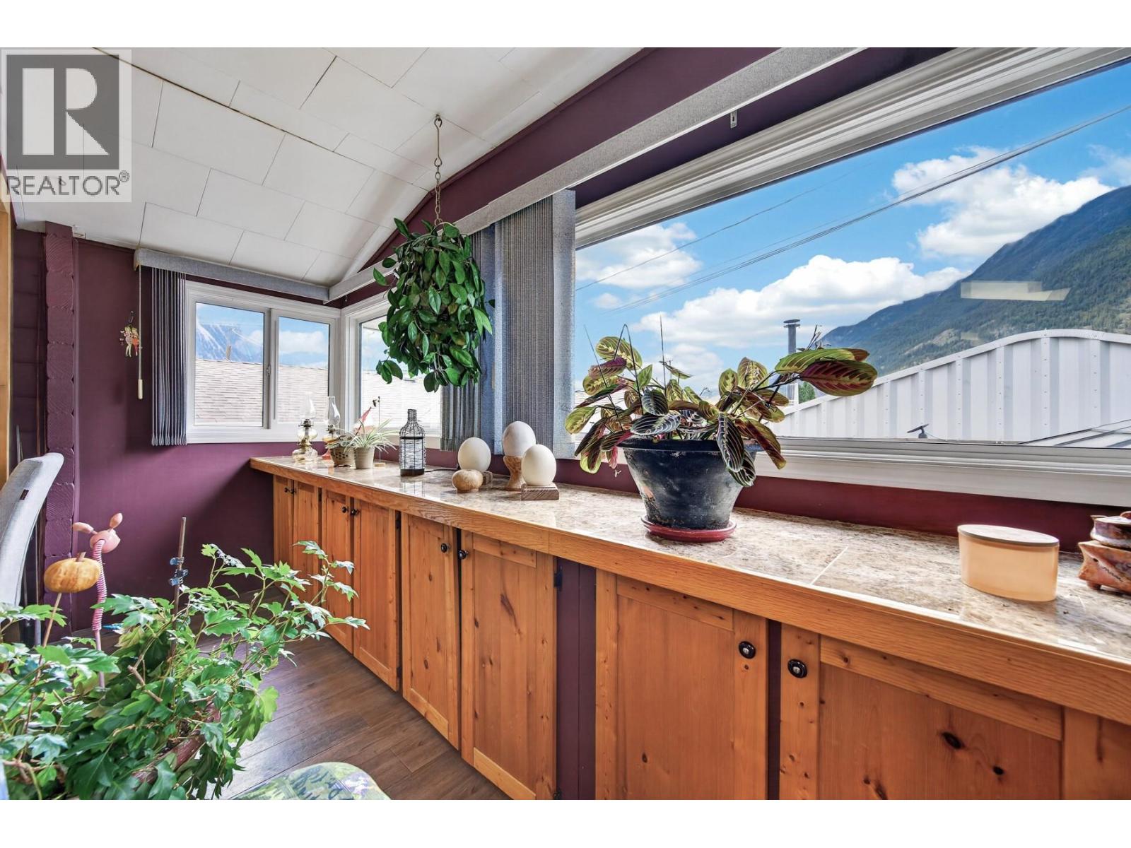 1477 Main Street - 12
