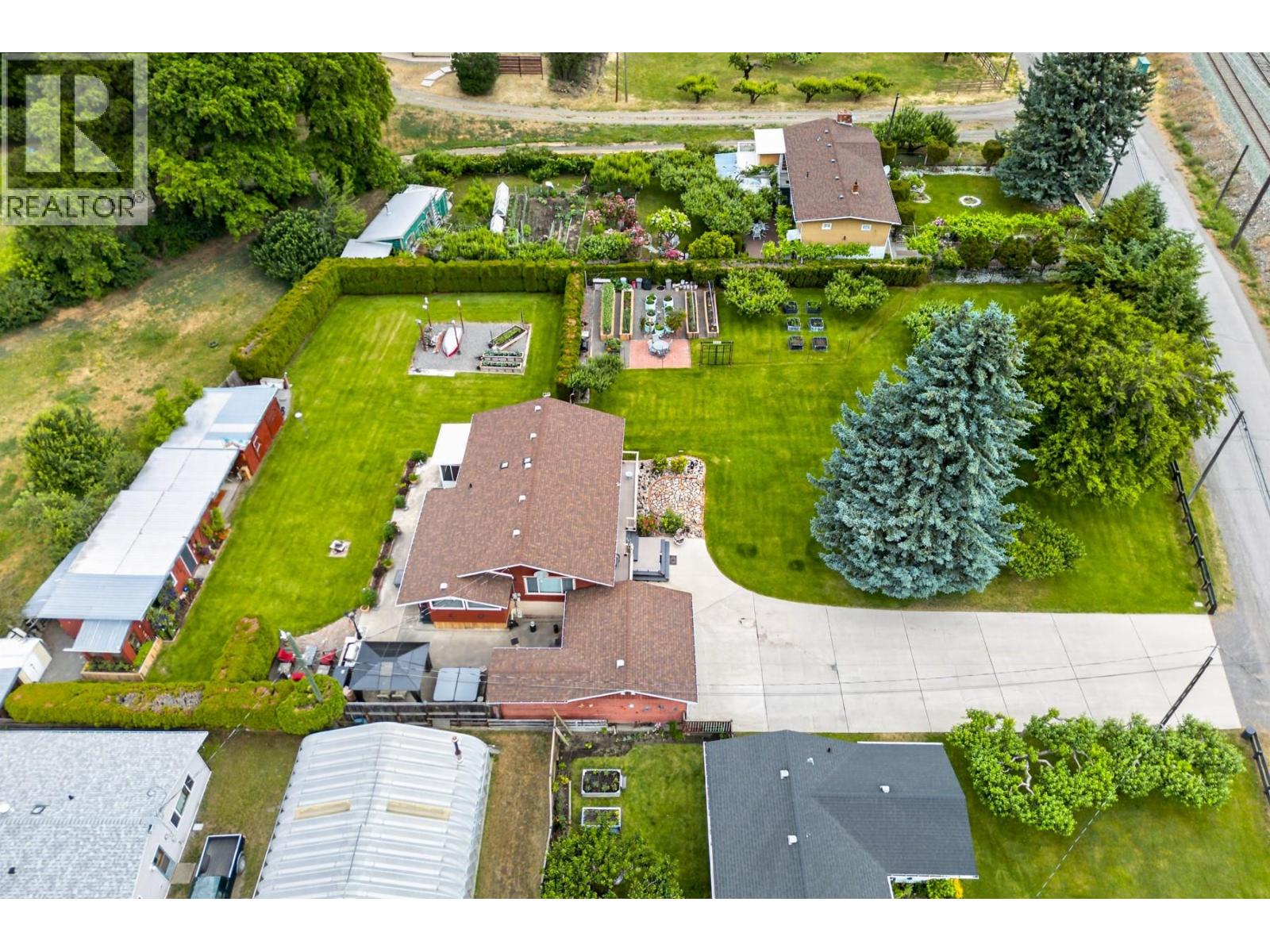 1477 Main Street - 60