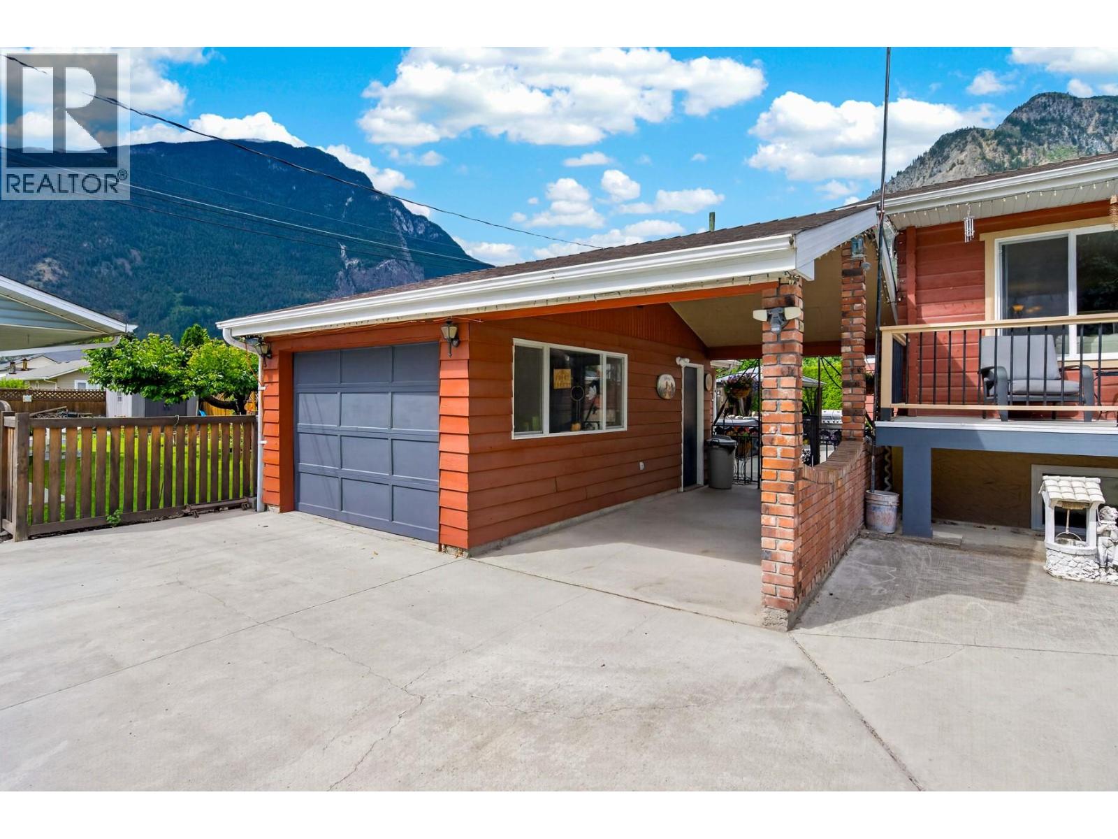 1477 Main Street, Lillooet