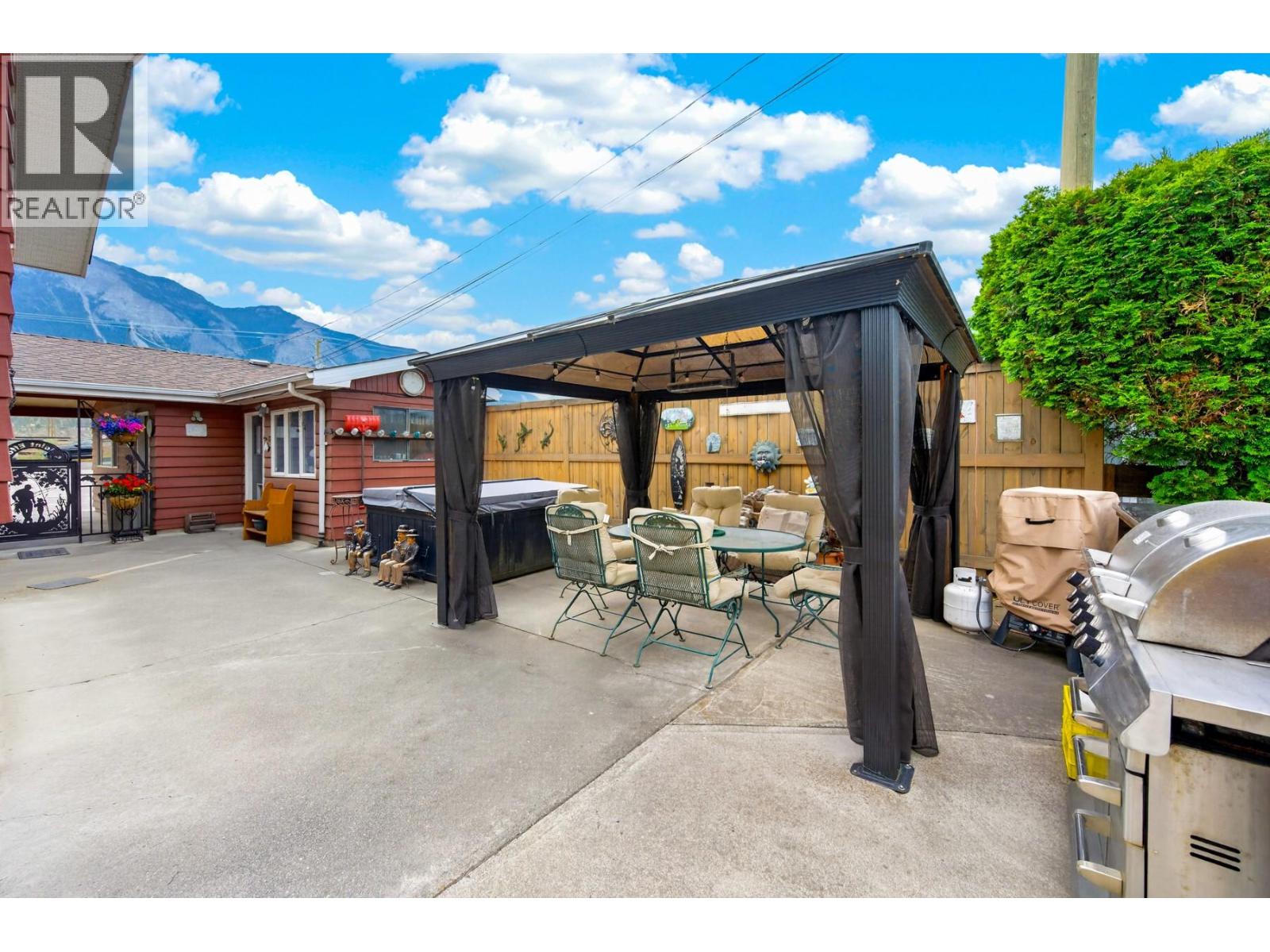1477 Main Street, Lillooet
