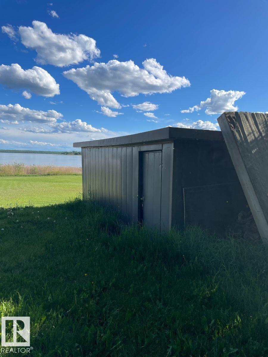 55 Lakeshore DR - 32