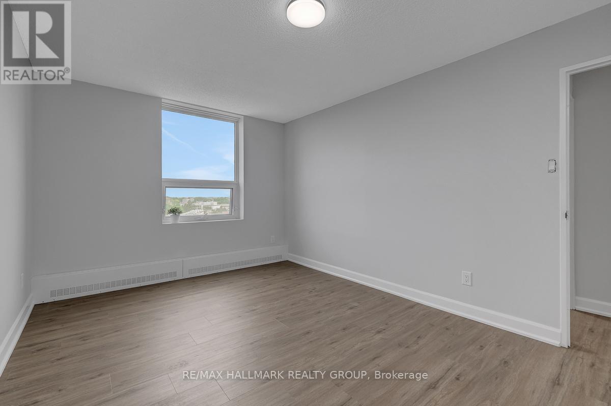 #1007 665 BATHGATE DRIVE - 31