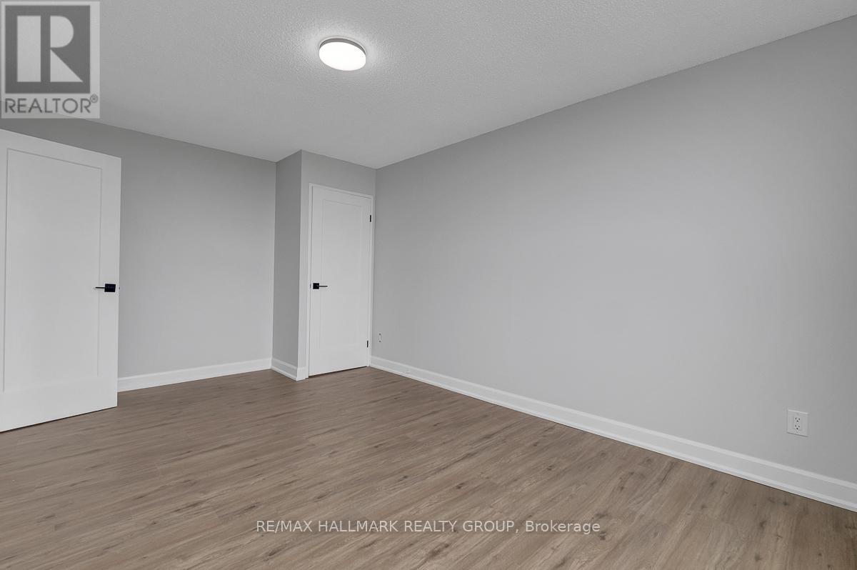 #1007 665 BATHGATE DRIVE - 33