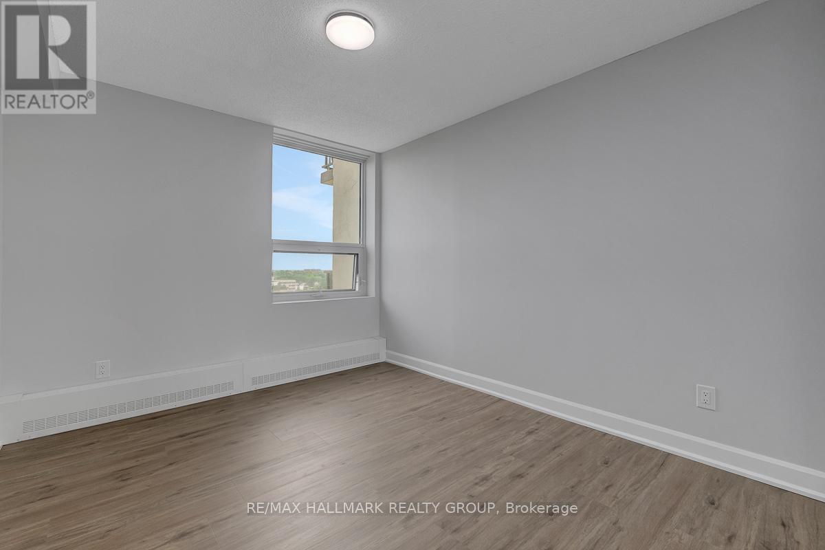 #1007 665 BATHGATE DRIVE - 34