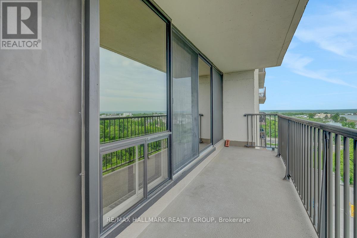 #1007 665 BATHGATE DRIVE - 40