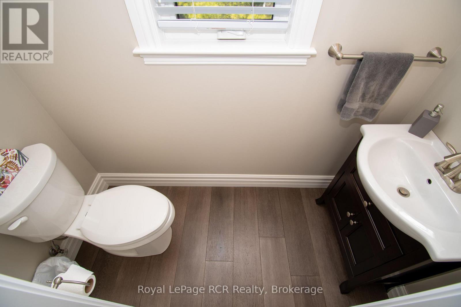 154 MACINTOSH DRIVE - 32