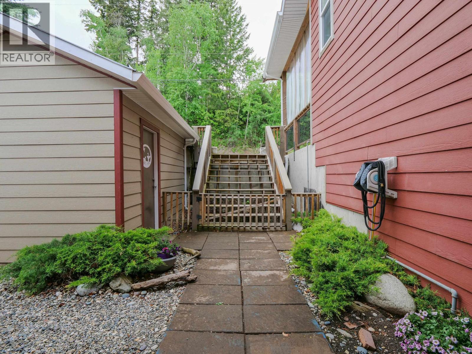 1872 CRYSTAL STREET - 34