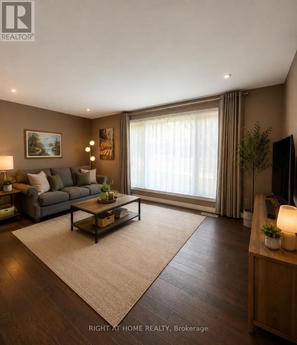 82 BLACKWOOD CRESCENT - 4