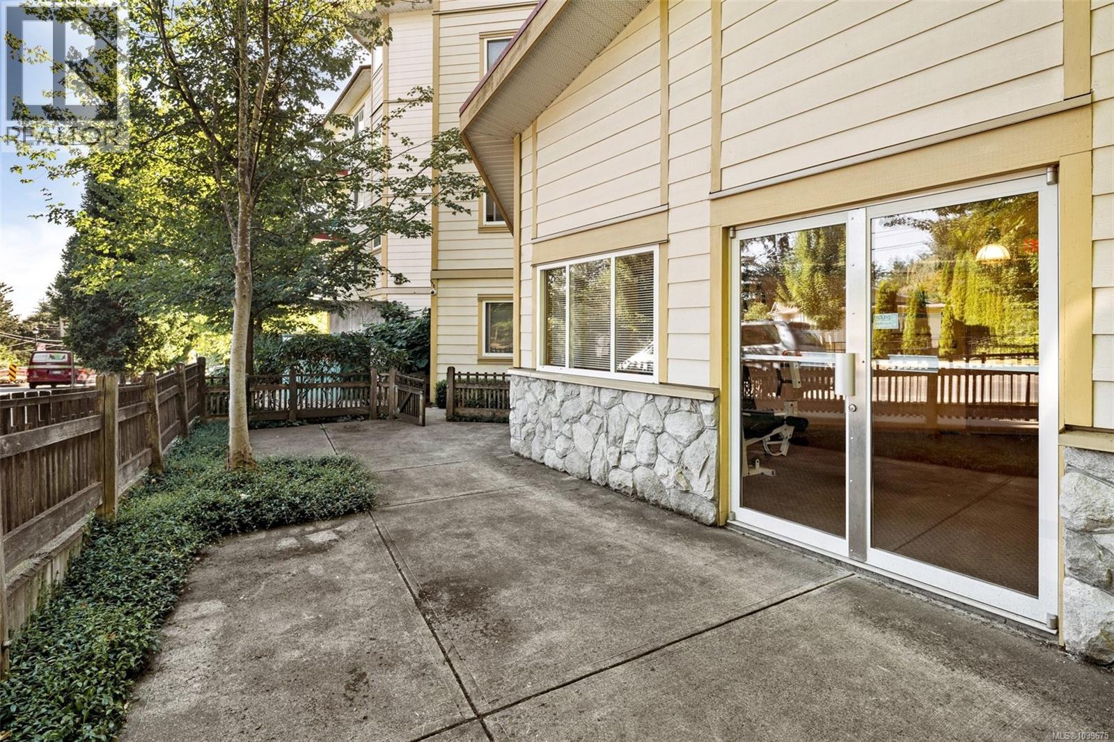 #307 364 Goldstream Ave - 22