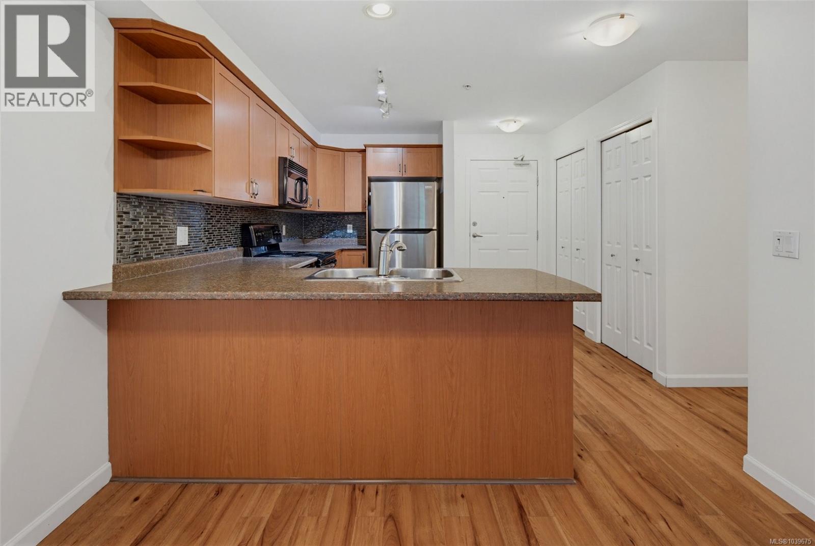 #307 364 Goldstream Ave - 7