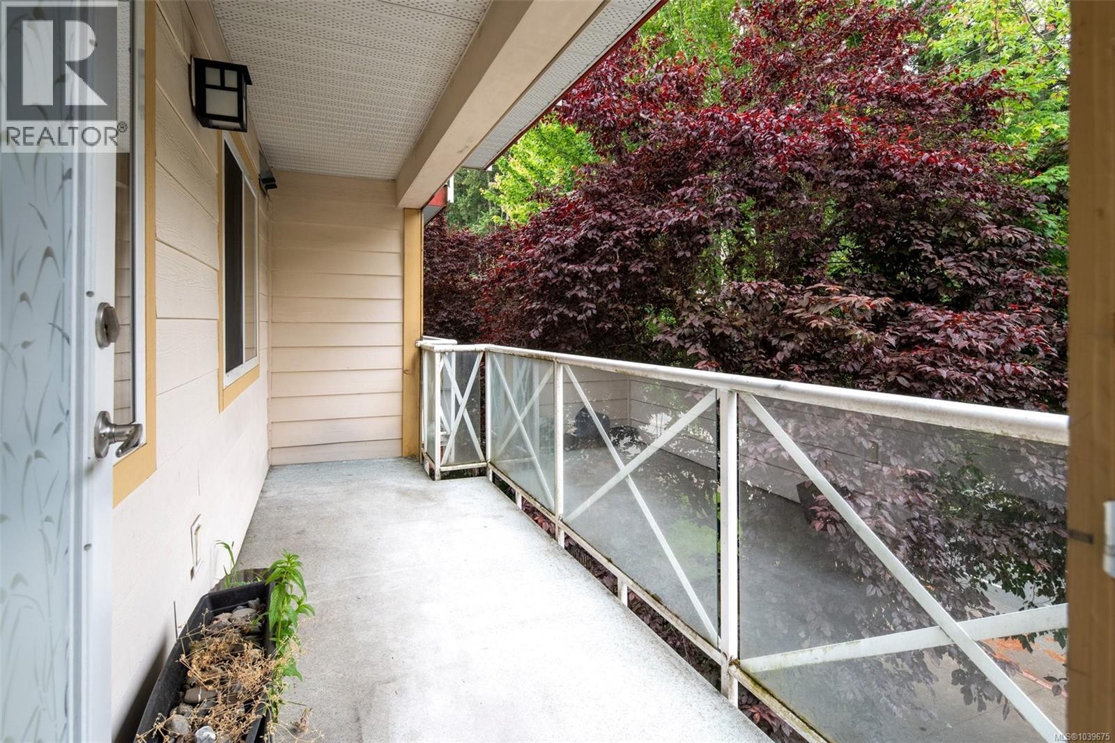 #307 364 Goldstream Ave - 10