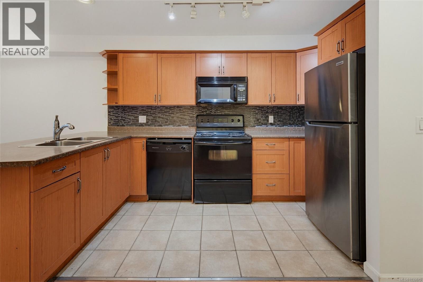 #307 364 Goldstream Ave - 5
