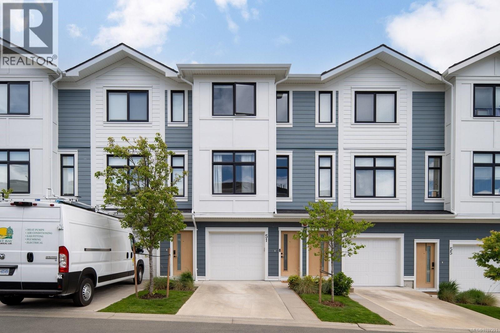 #51 255 Caspian Dr - 1