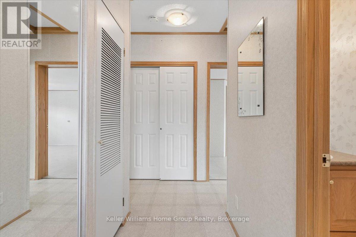 10 HEMLOCK CRESCENT - 24