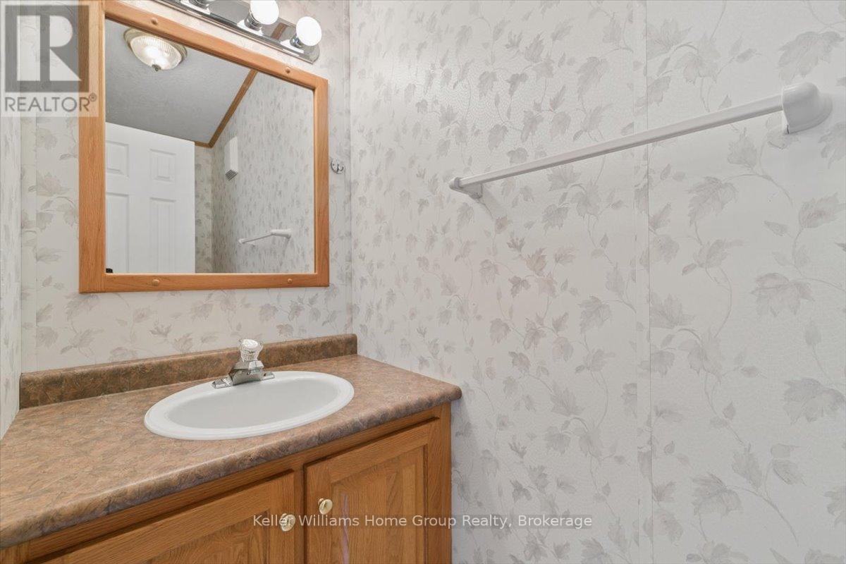 10 HEMLOCK CRESCENT - 25