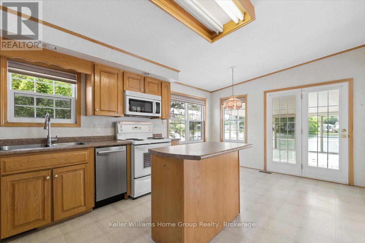 10 HEMLOCK CRESCENT - 27
