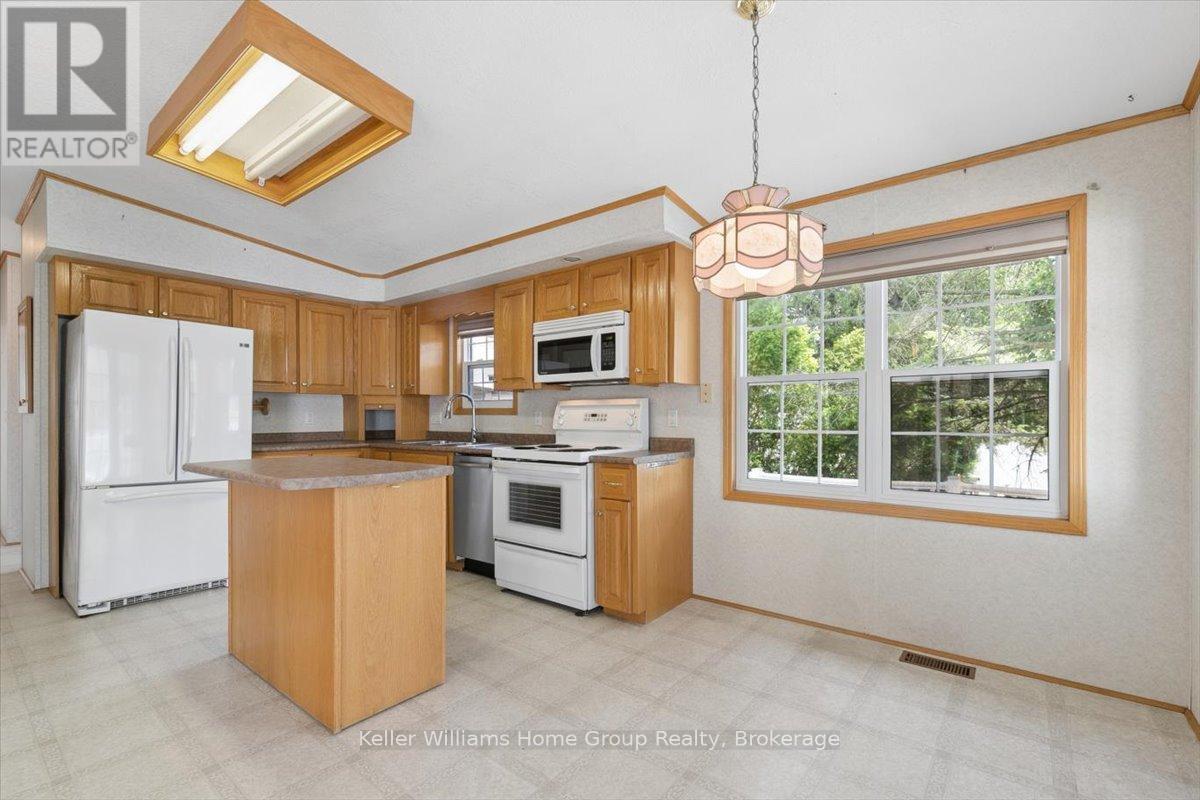10 HEMLOCK CRESCENT - 28