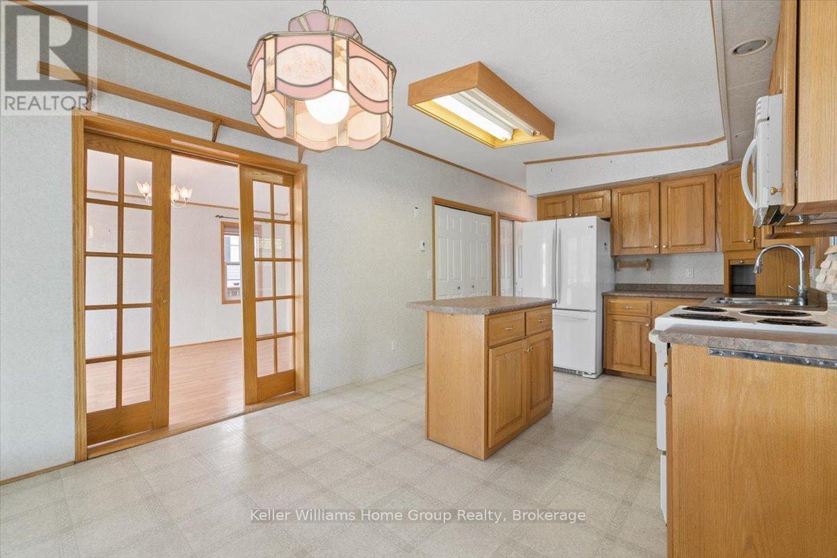10 HEMLOCK CRESCENT - 29