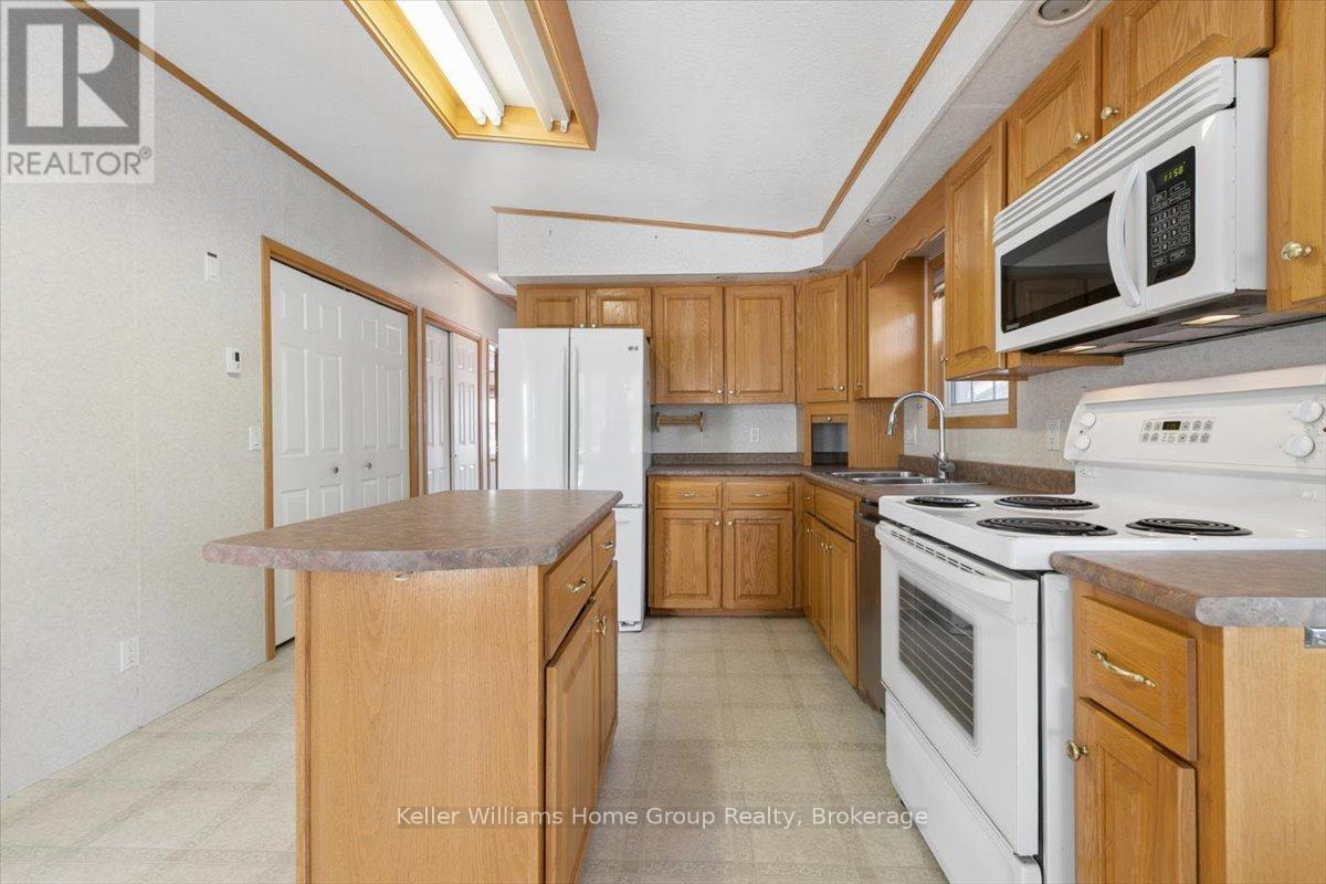 10 HEMLOCK CRESCENT - 30
