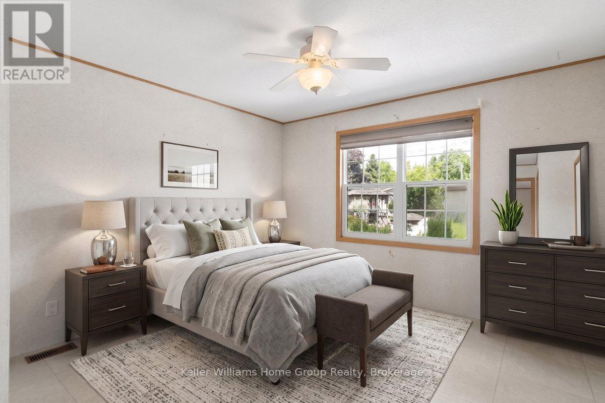 10 HEMLOCK CRESCENT - 40