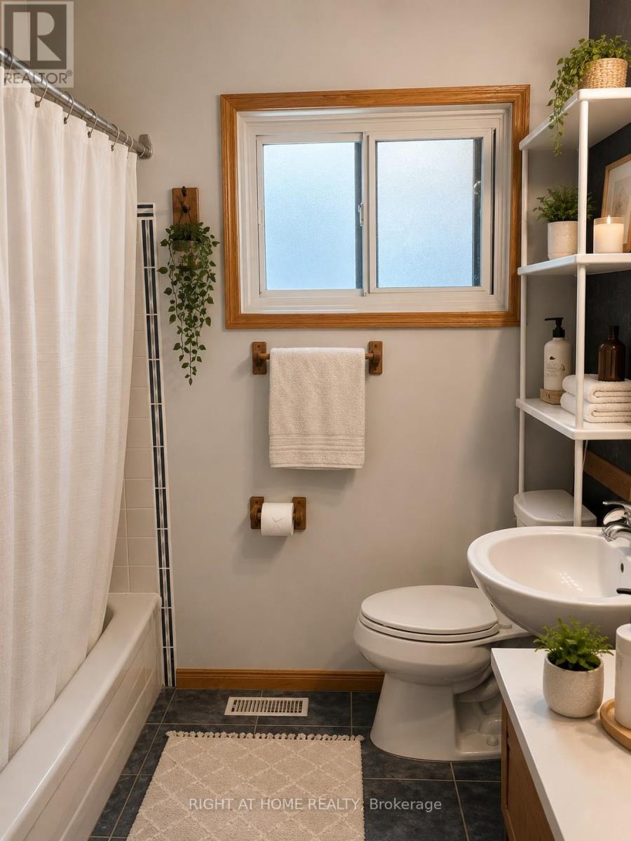 82 BLACKWOOD CRESCENT - 8