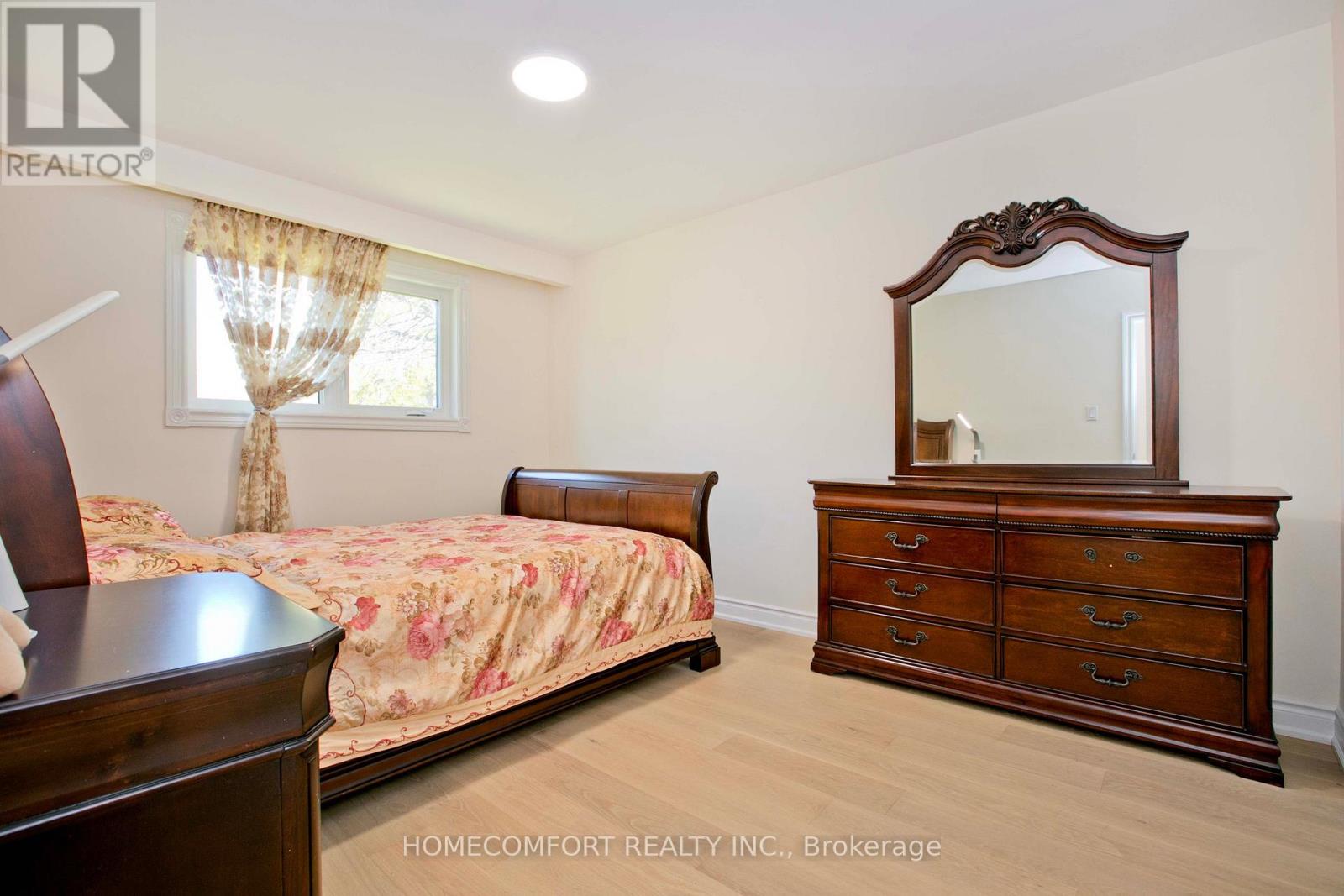 19 OLDBOROUGH CIRCLE - 11