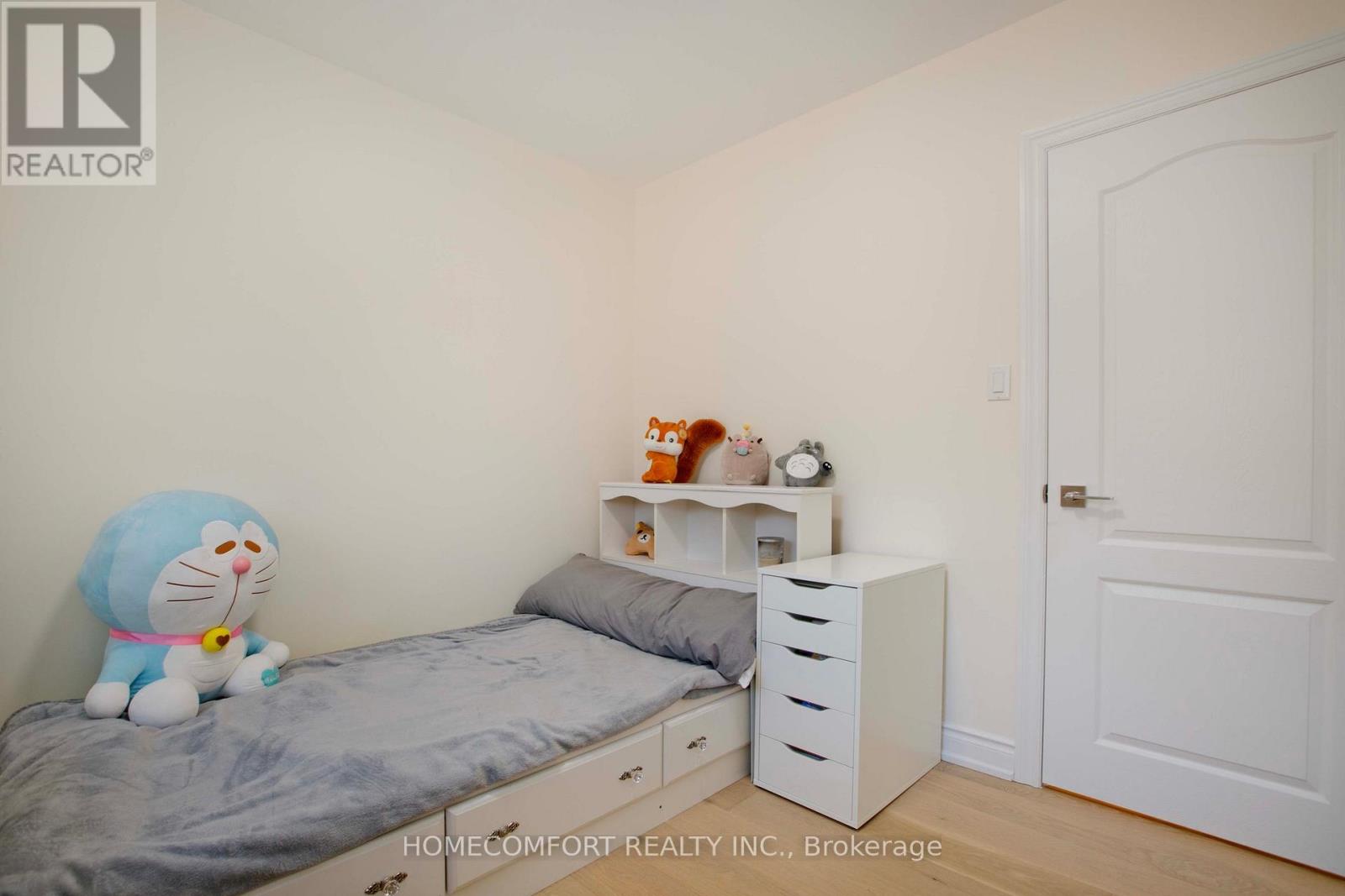 19 OLDBOROUGH CIRCLE - 17