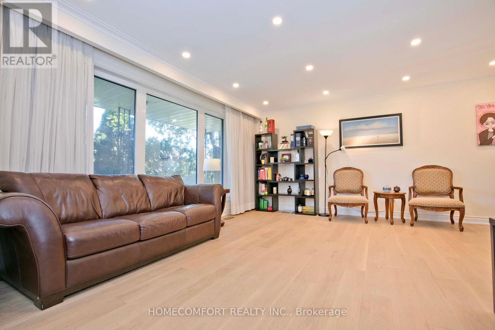 19 OLDBOROUGH CIRCLE - 2