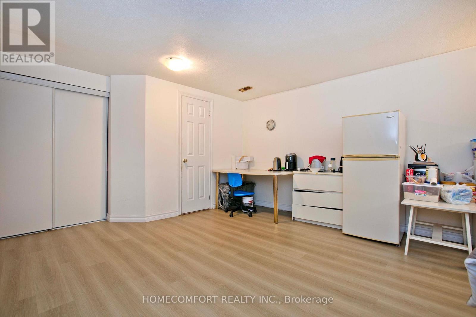 19 OLDBOROUGH CIRCLE - 24
