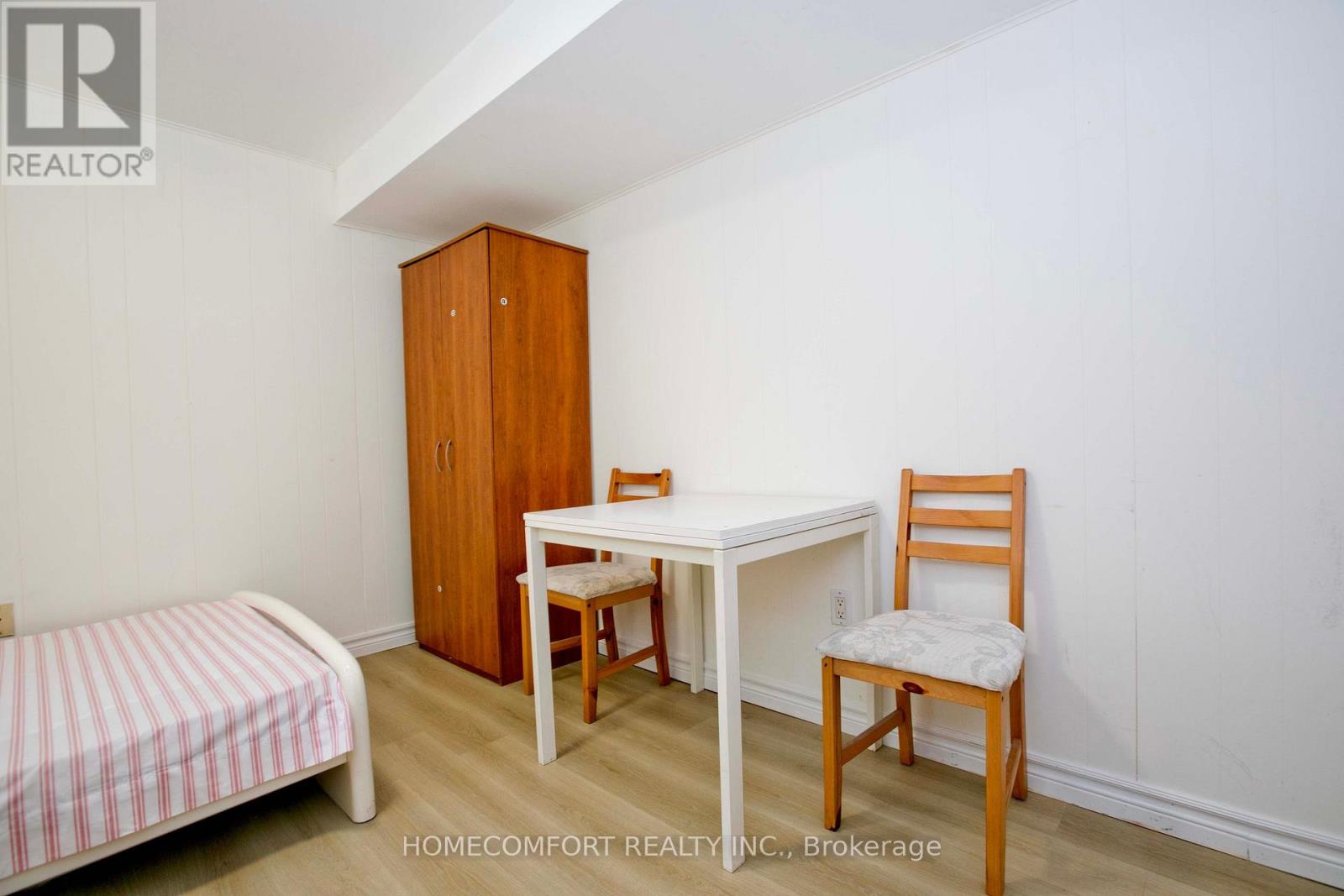 19 OLDBOROUGH CIRCLE - 27