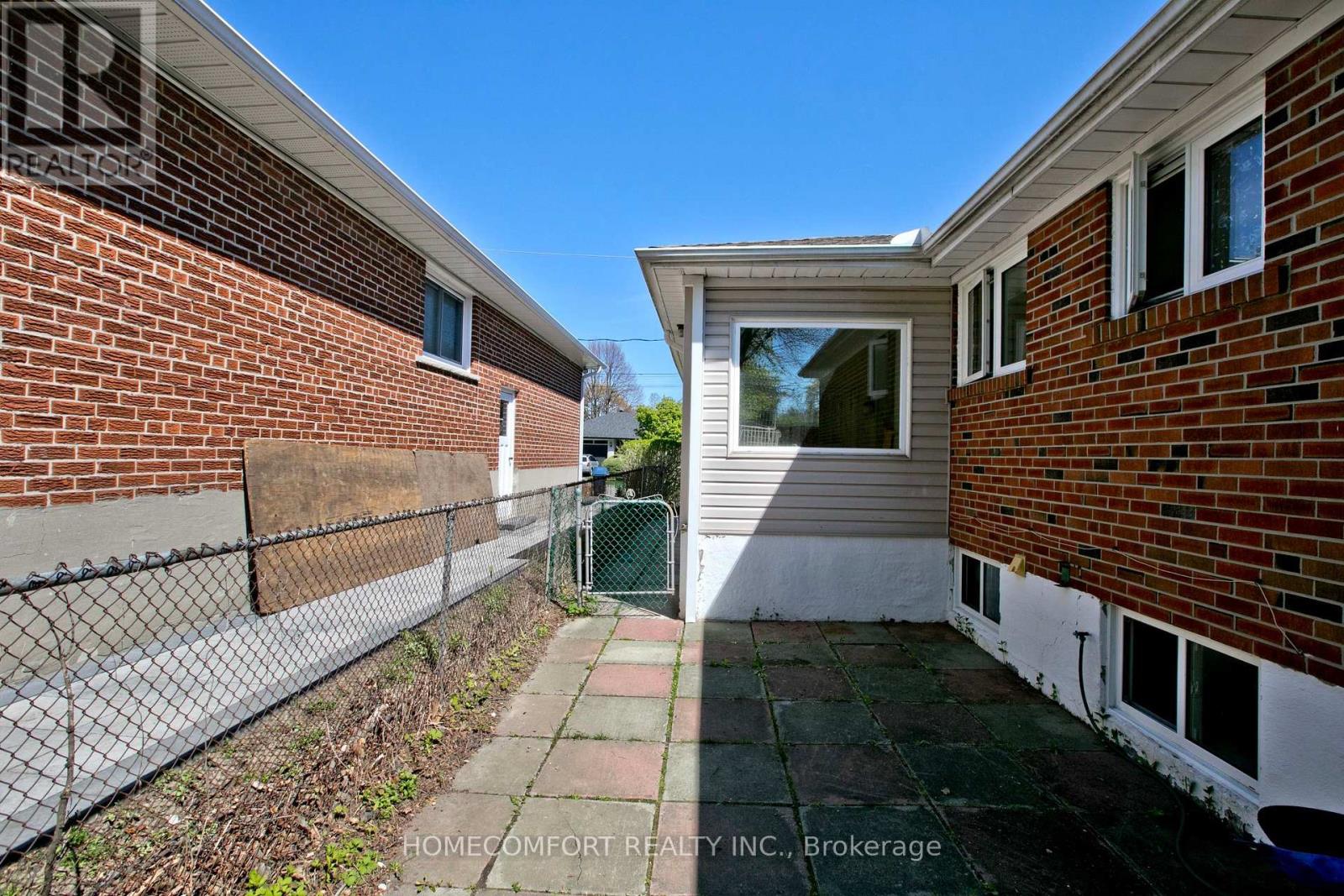 19 OLDBOROUGH CIRCLE - 33