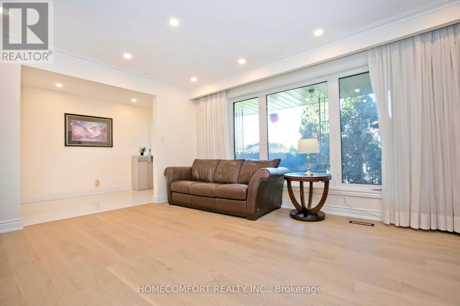 19 OLDBOROUGH CIRCLE - 4