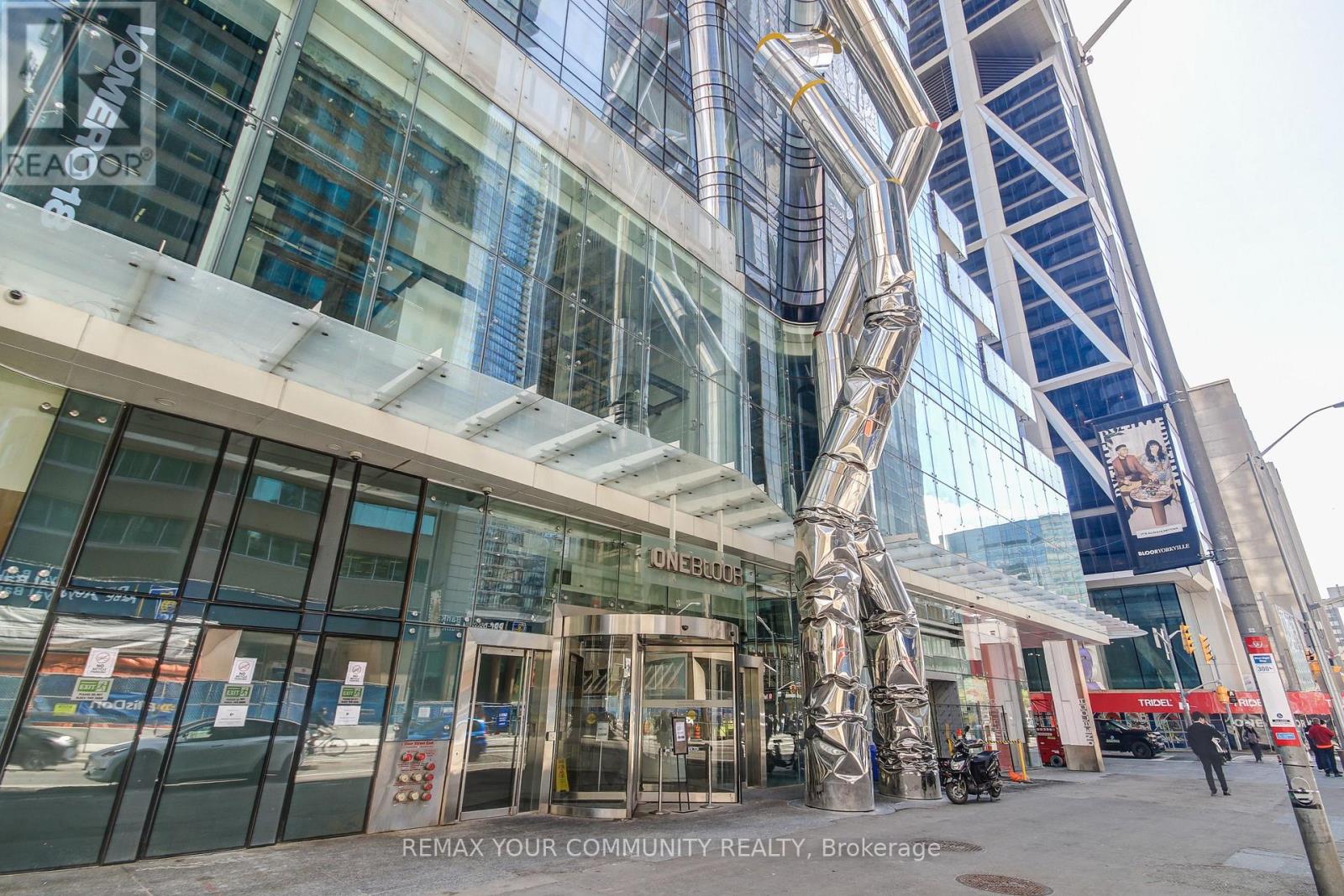 Listing photo of 2504 - 1 BLOOR STREET E