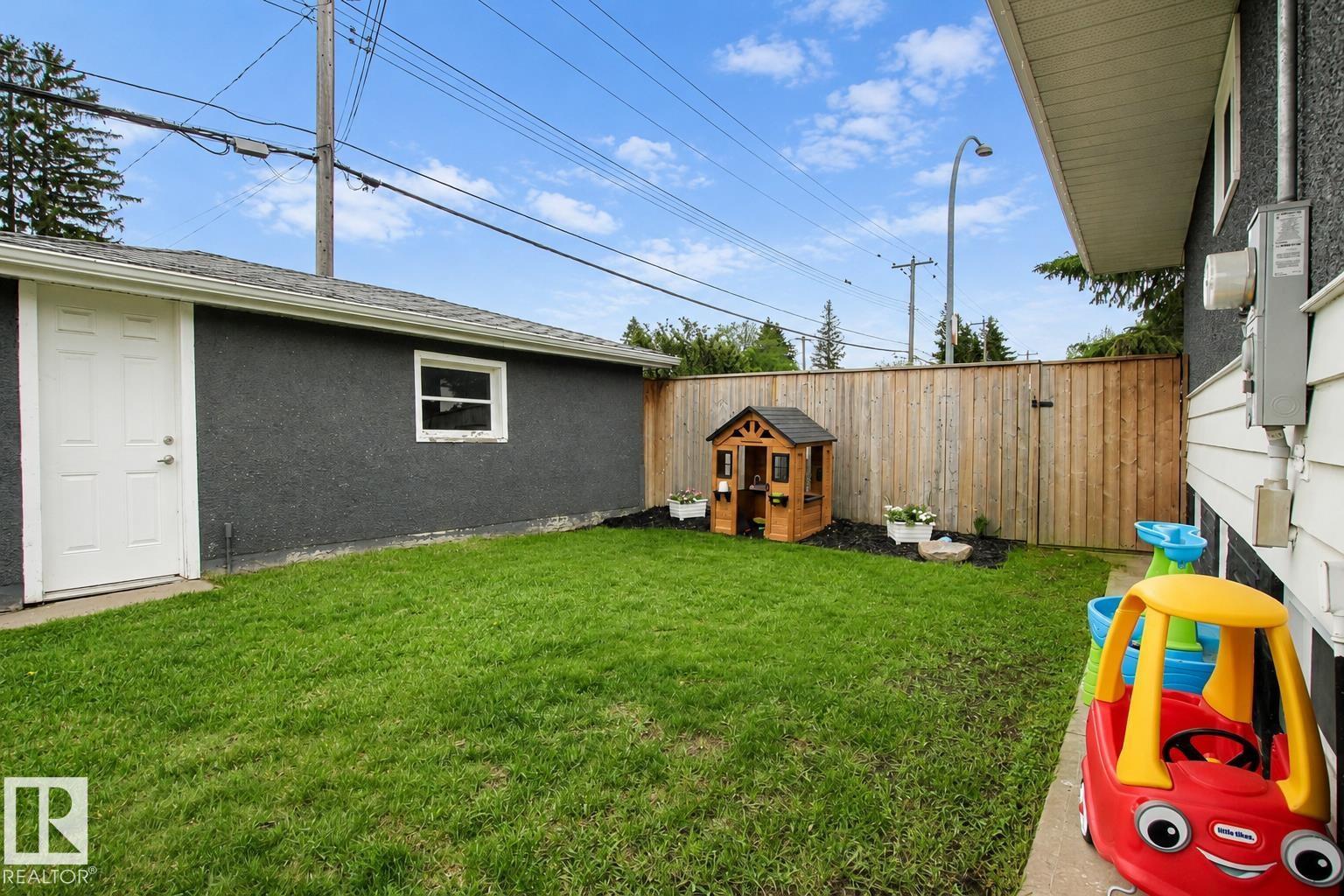 4904 103 AV NW — photo 48