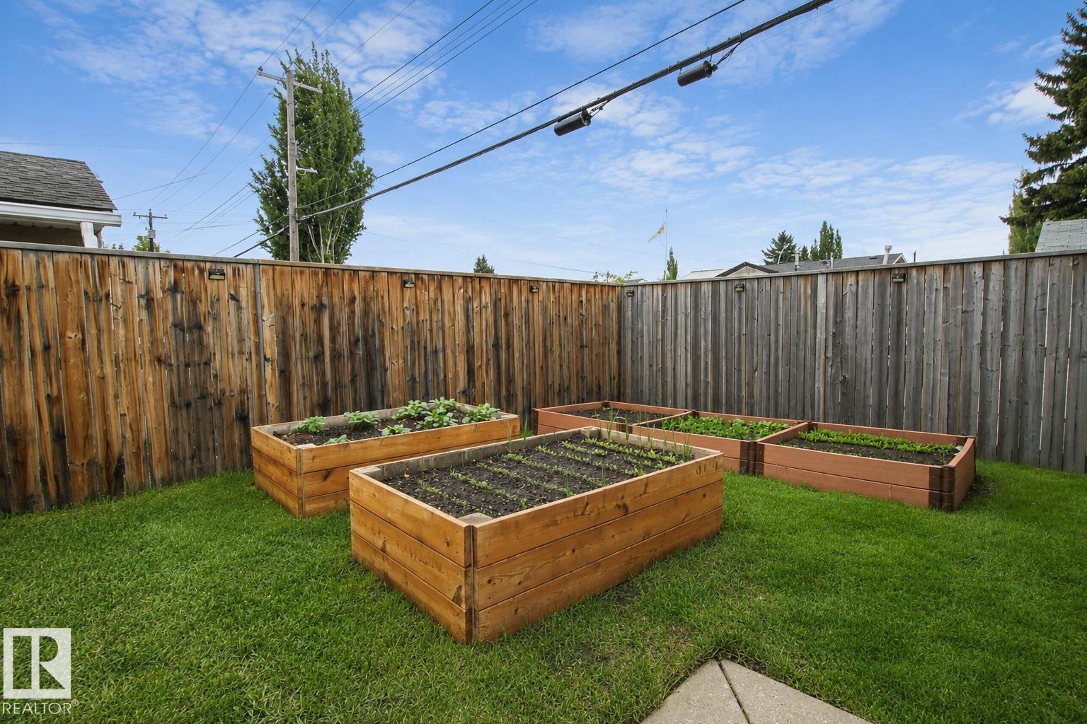 4904 103 AV NW — photo 47