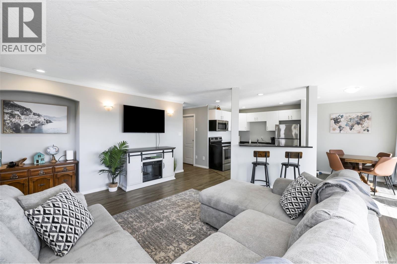 8108 Bertha St - 13