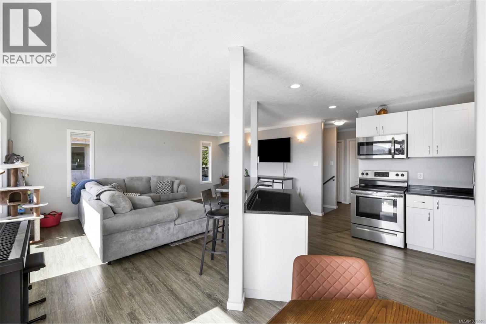 8108 Bertha St - 14