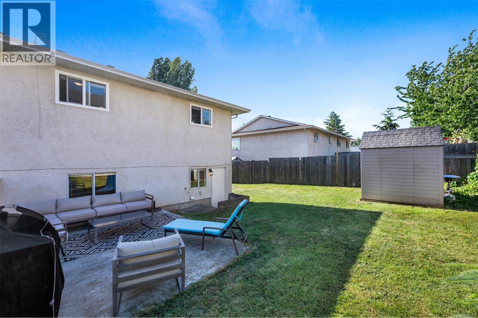 8108 Bertha St - 34