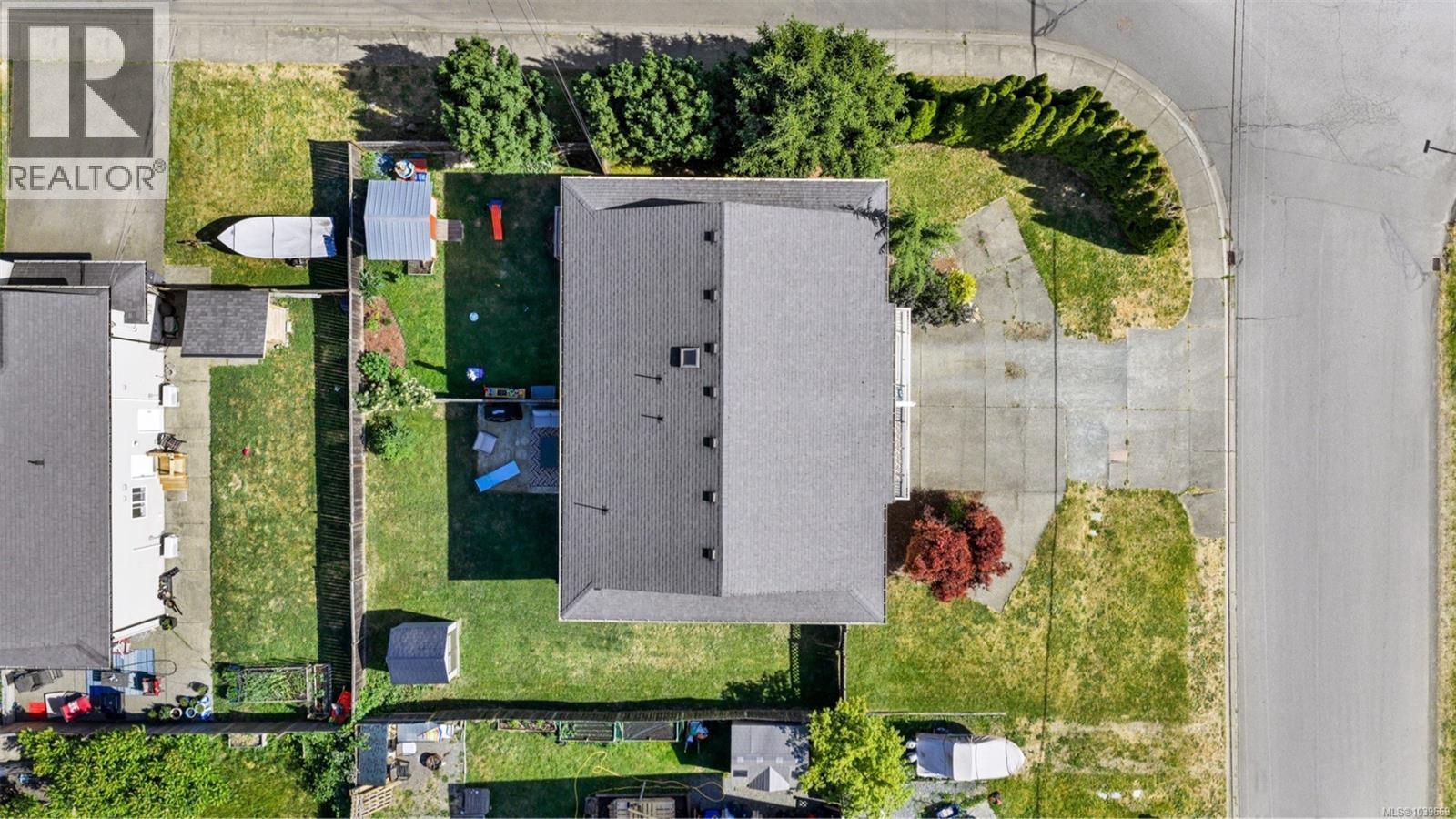 8108 Bertha St - 9