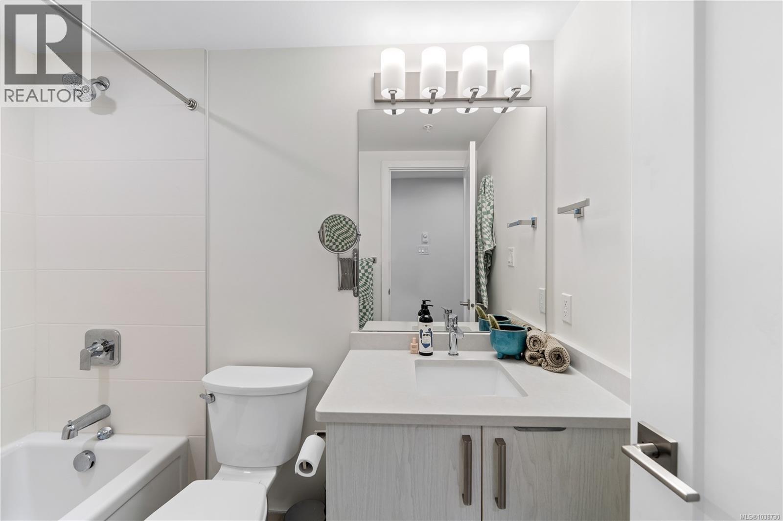 #102 135 Haliburton St - 25